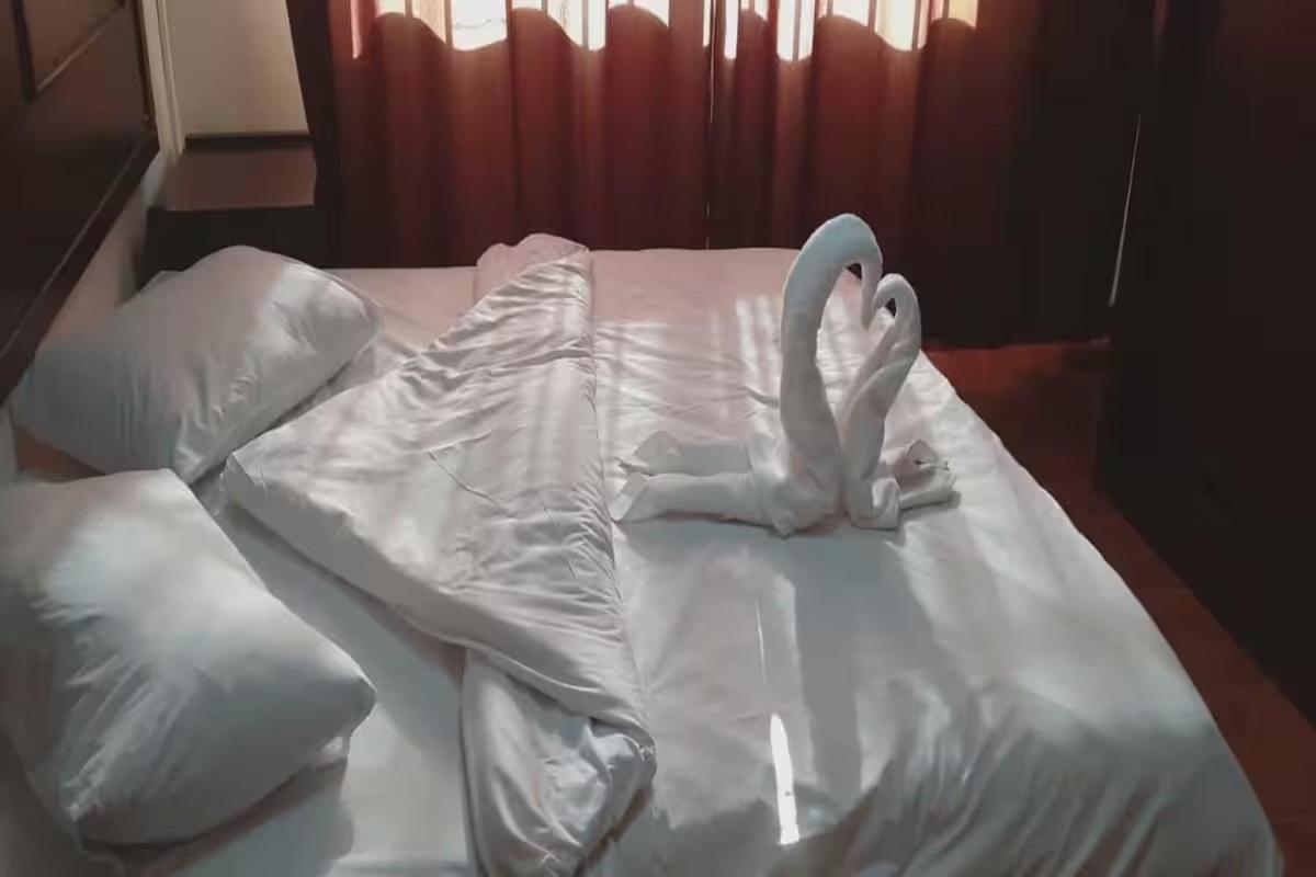 Al-Nujoom Hotel Suites Amman Exteriör bild