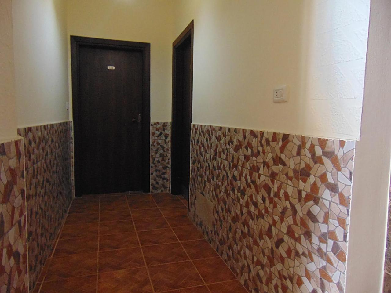 Al-Nujoom Hotel Suites Amman Exteriör bild